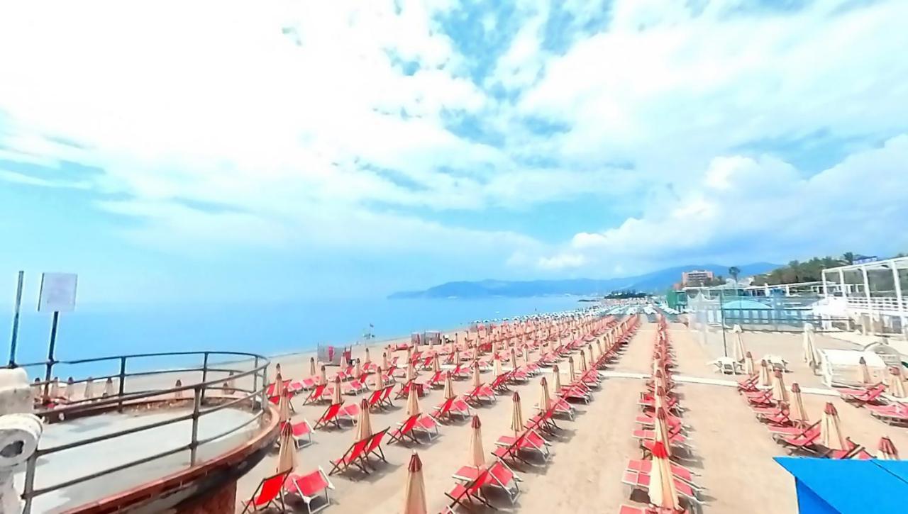 Tra Centro E Mare - Intero Appartamento Con Parcheggio Savona Exterior foto