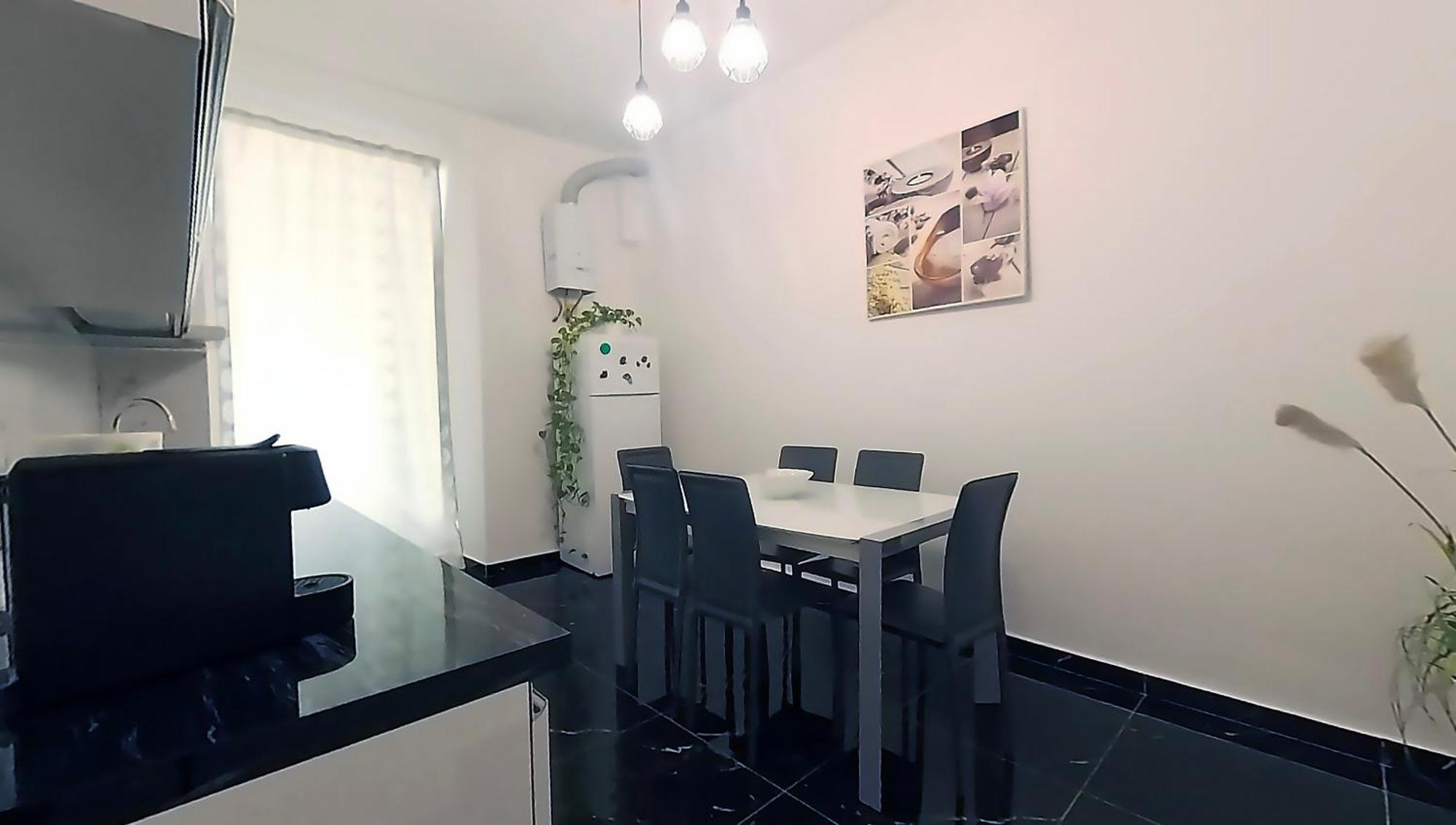 Tra Centro E Mare - Intero Appartamento Con Parcheggio Savona Exterior foto