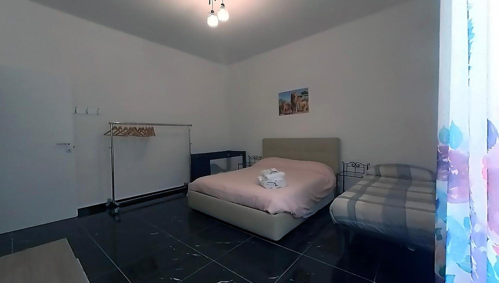 Tra Centro E Mare - Intero Appartamento Con Parcheggio Savona Exterior foto