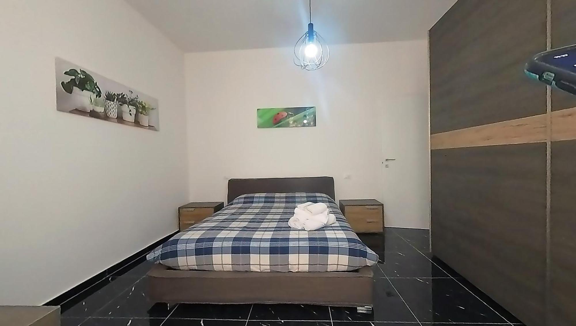 Tra Centro E Mare - Intero Appartamento Con Parcheggio Savona Exterior foto